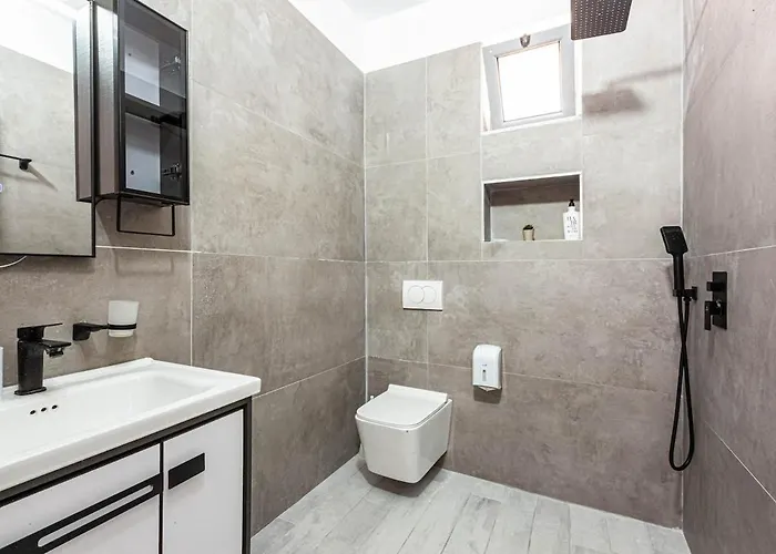 House Of Stones 8, Cozy 1br W Parking Himare