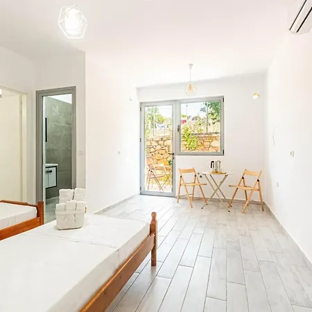 House Of Stones 8, Cozy 1br W Parking * Himarë